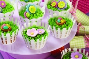 Cupcake Easter Baskets